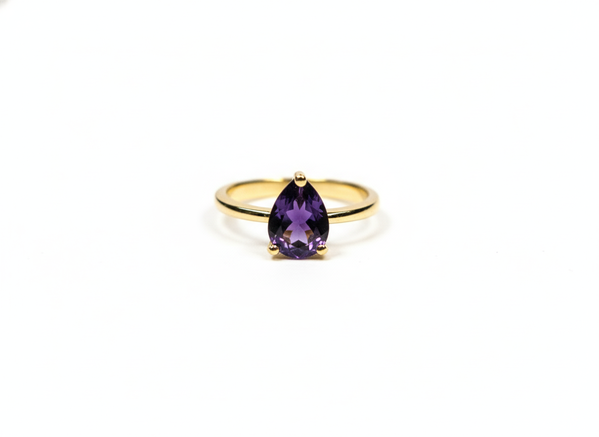 Anillo Solitario con Gema Lágrima de Amatista Profunda
