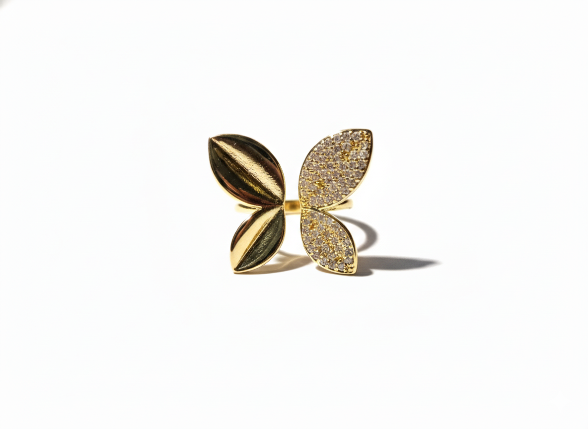 Anillo Mariposa de Lujo con Acabado Dual