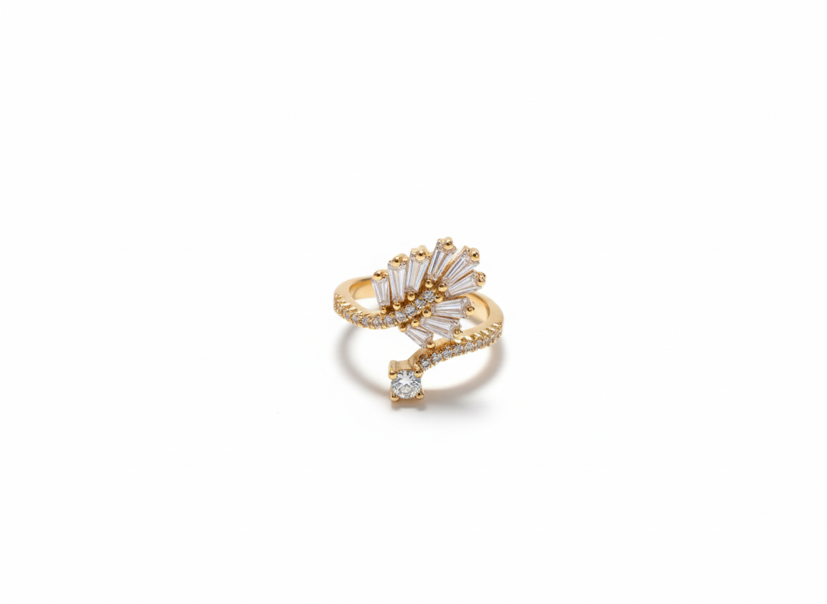Anillo Diseño Pluma  - Circonitas y Tono Dorado